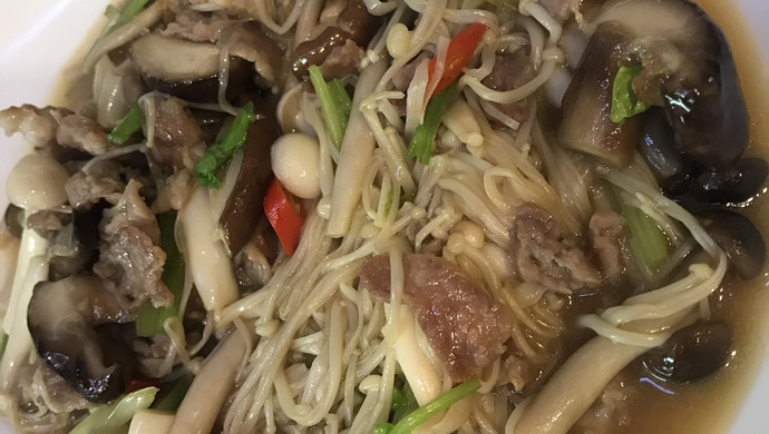 肉片炒菌菇