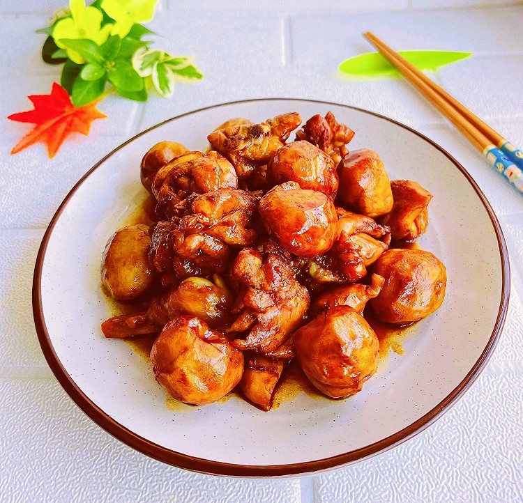 板栗烧鸡的做法