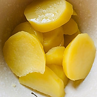 新手必备菜谱：土豆培根卷的做法图解1