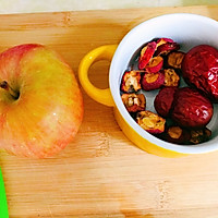 辅食日记—苹果红枣山楂水（开胃消食）的做法图解1
