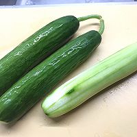 小黄瓜炒豆腐的做法图解1