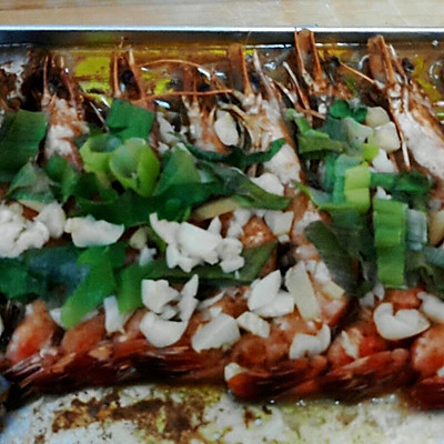烤虾和刀鲳鱼，小晶鱼