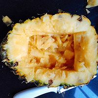 菠萝虾仁炒饭的做法图解3