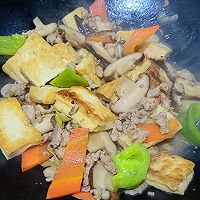 #味达美年味小馆#香菇豆腐煲的做法图解7