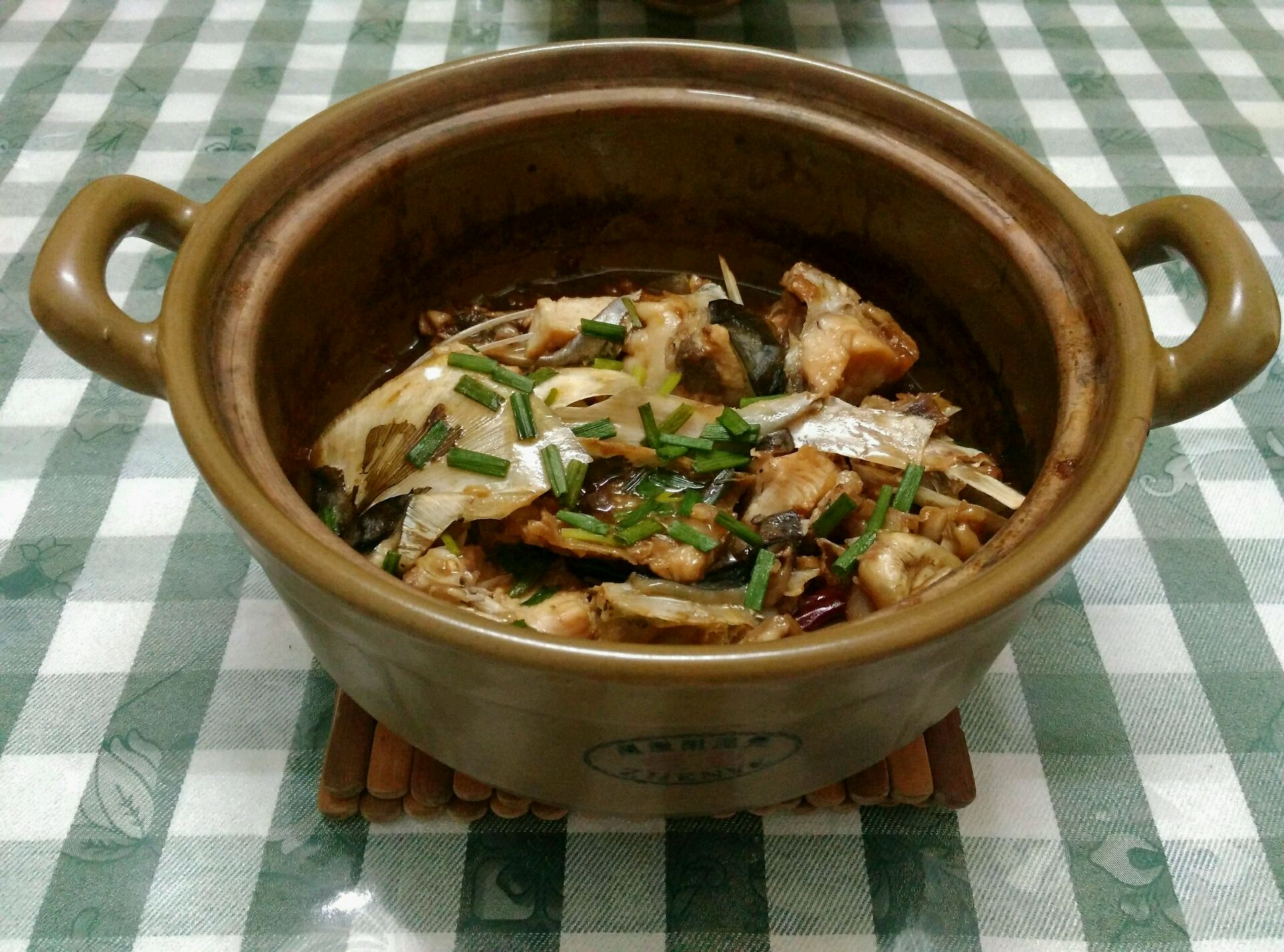 砂锅鱼头豆腐汤怎么做_砂锅鱼头豆腐汤的做法_豆果美食