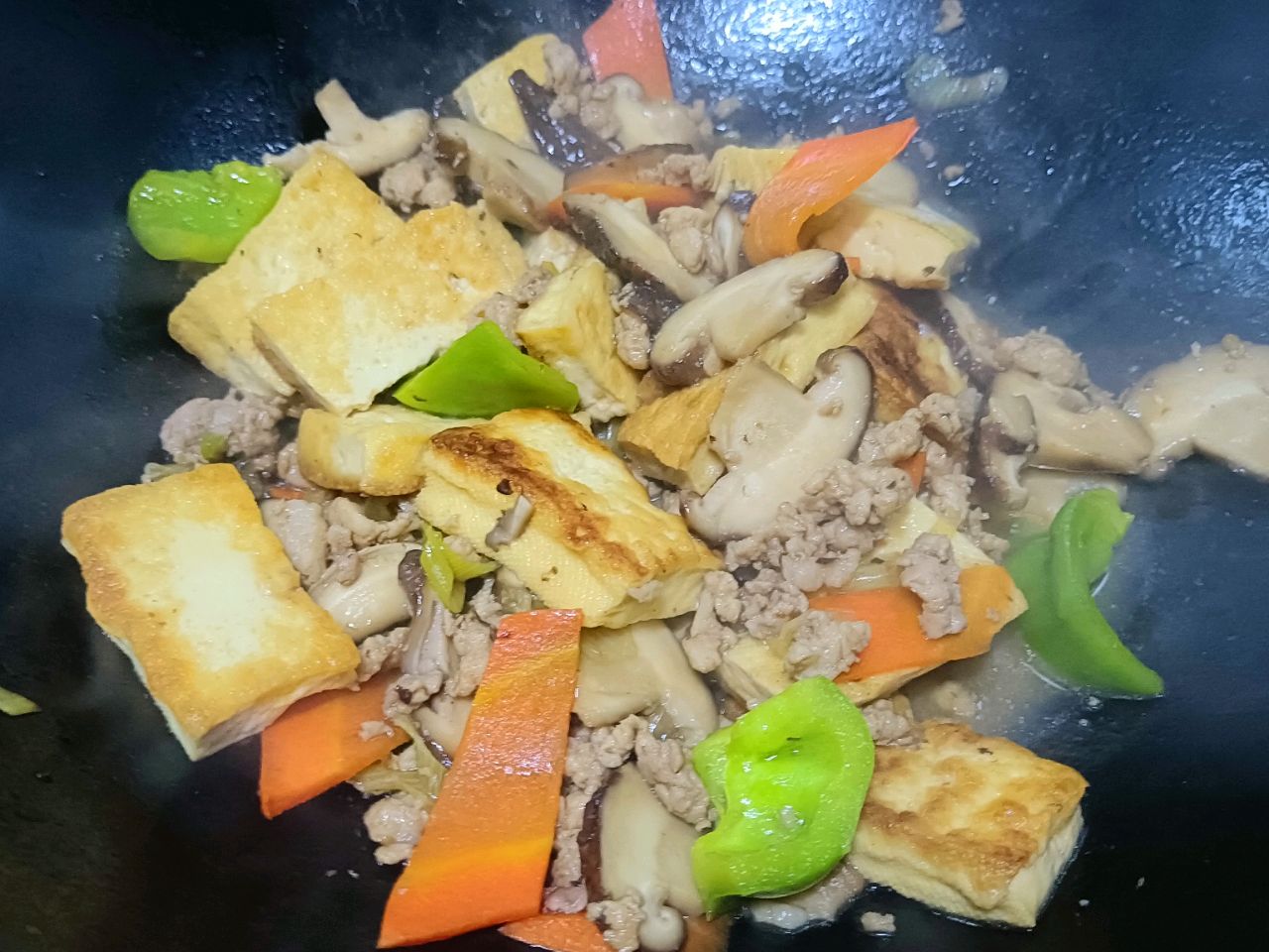 香菇豆腐煲怎么做_香菇豆腐煲的做法_辰辰妈dg_豆果美食