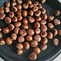 电饼铛炒板栗的做法图解3