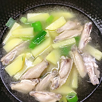 川香麻辣鸡翅烧土豆的做法图解8