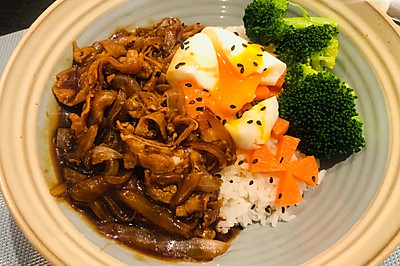 让你胃口沦陷的日式肥牛饭，一碗都不够吃！