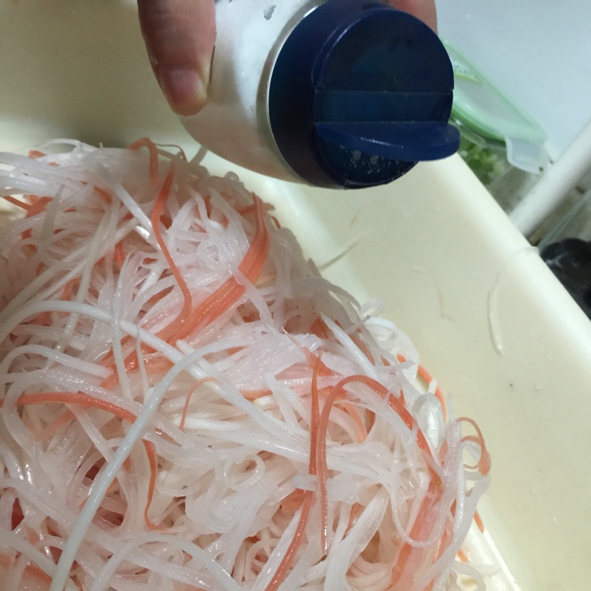 快手下饭菜—糖醋芥末萝卜丝#舒肤佳洗手液#的做法图解5