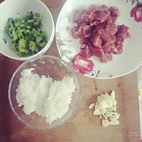 牛排新吃法（西兰花牛肉炒饭）的做法图解1