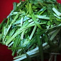 胡萝卜煸炒韭菜的做法图解2