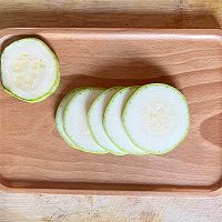 原汁原味香煎西葫芦的做法图解1