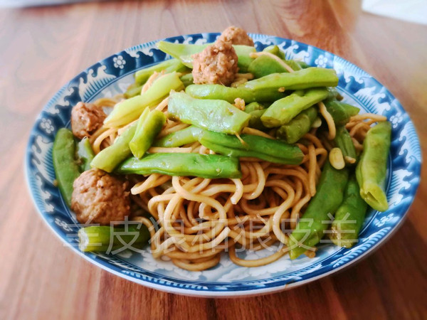 黑椒肉丸扁豆焖面