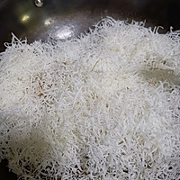海南糯米椰丝红糖糍粑-糯米粉制皮关键的做法图解3