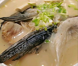 鱼头豆腐汤（30）的做法