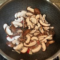 香辣香菇的做法图解2