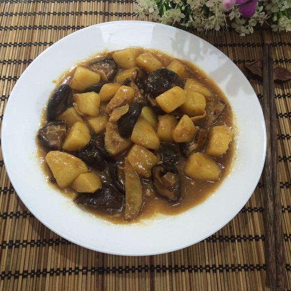 小土豆焖香菇