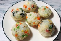 肉松什锦饭团的做法