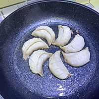 #春日时令，美味尝鲜#抱蛋煎饺的做法图解9