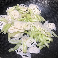糖醋藕片的做法图解3
