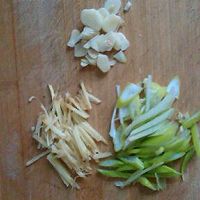 家常炒茄子的做法图解1