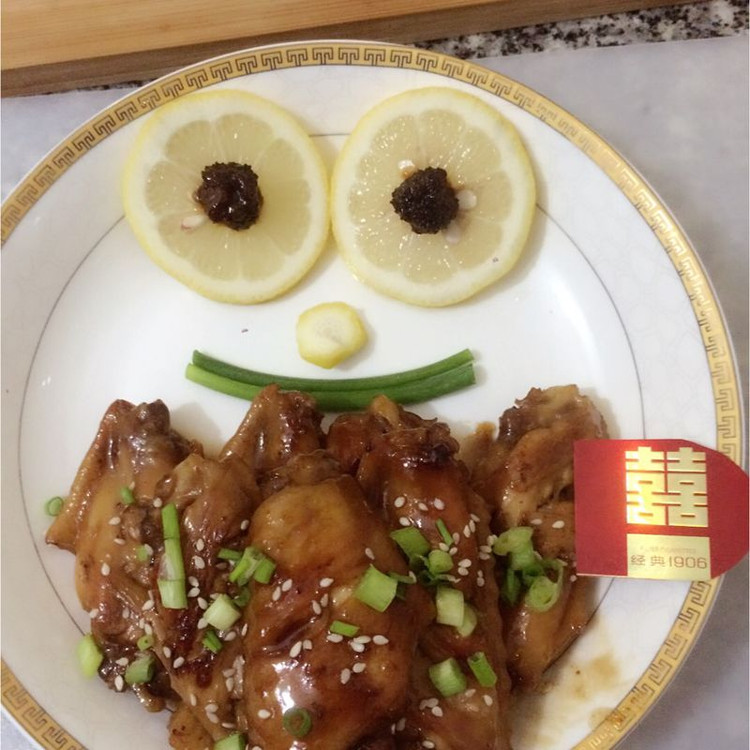 微微一笑杨梅可乐鸡翅的做法