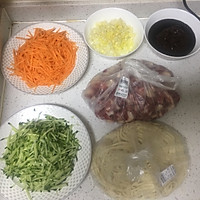 牛肉炸酱面的做法图解1