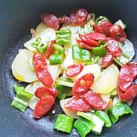 #助力高考营养餐#土豆炒腊肠的做法图解8