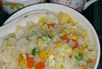 玉米豌豆什锦炒饭的做法