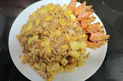 菠萝虾仁炒饭