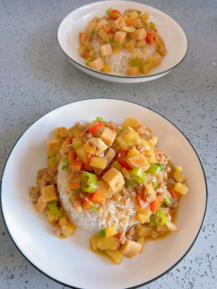 土豆胡萝卜肉末盖浇饭的做法