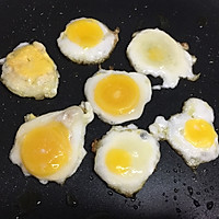 儿童早餐—小花煎蛋的做法图解3