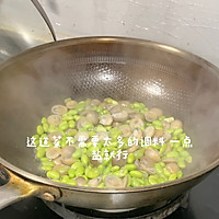 草菇炒毛豆的做法图解7