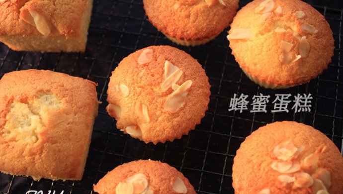 【土蜂蜜海绵小蛋糕】--好像似曾相识