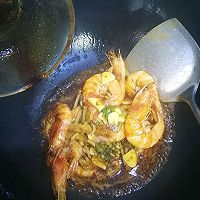 酱汁南美白虾的做法图解4