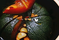 石锅南瓜焖红烧肉的做法
