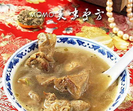 茵陈鸭肉汤 ：夏季祛湿热不做黄脸婆