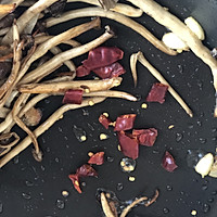 超级无敌好吃-干煸茶树菇的做法图解5