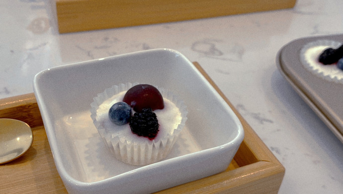 低脂低糖无烤箱一口小甜点—燕麦酸奶冻