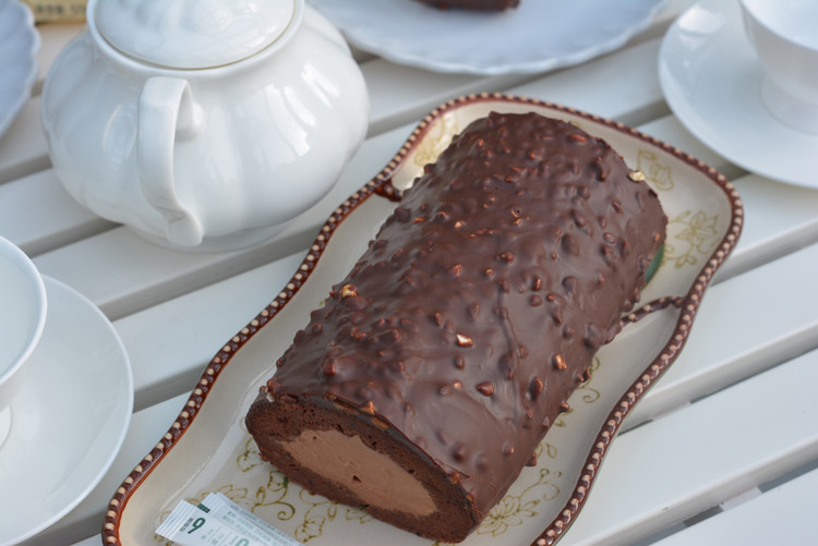 巧克力脆皮蛋糕卷的做法