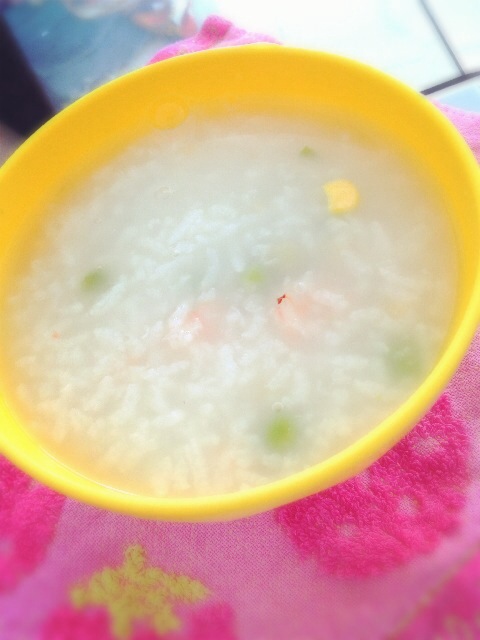 Self made light nutritious seafood porridge