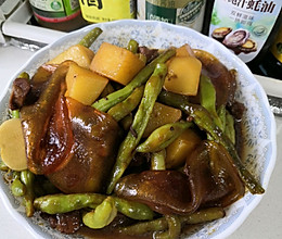 #巨下饭的家常菜#  铁锅炖的做法