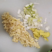 香菇豆豉蒸排骨的做法图解2
