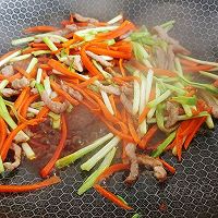 家养蒜苗酱油肉的做法图解5