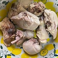 杏鲍菇烧鸡腿的做法图解1