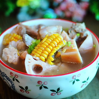 莲藕排骨玉米汤