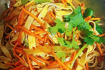 炝拌豆腐丝