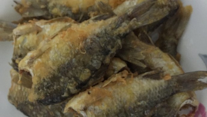 油炸小鲫鱼