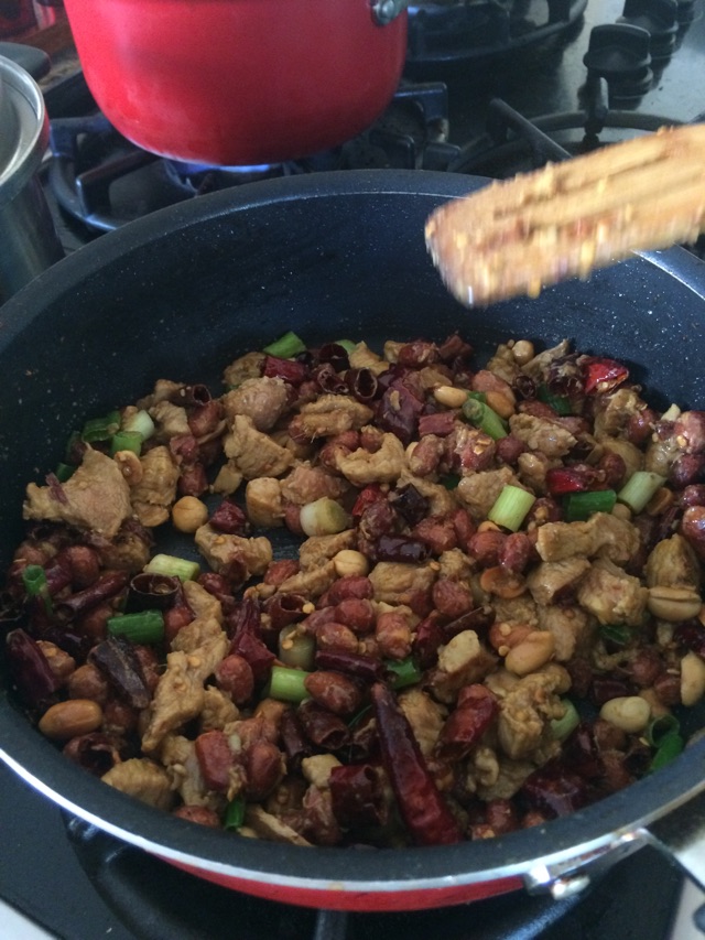 宫爆肉丁的做法图解2